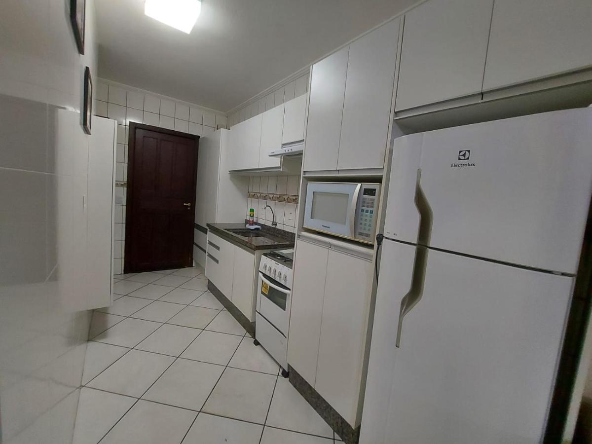 Apartamento 12 - Bombinhas - 200 Metros Da Praia Dış mekan fotoğraf