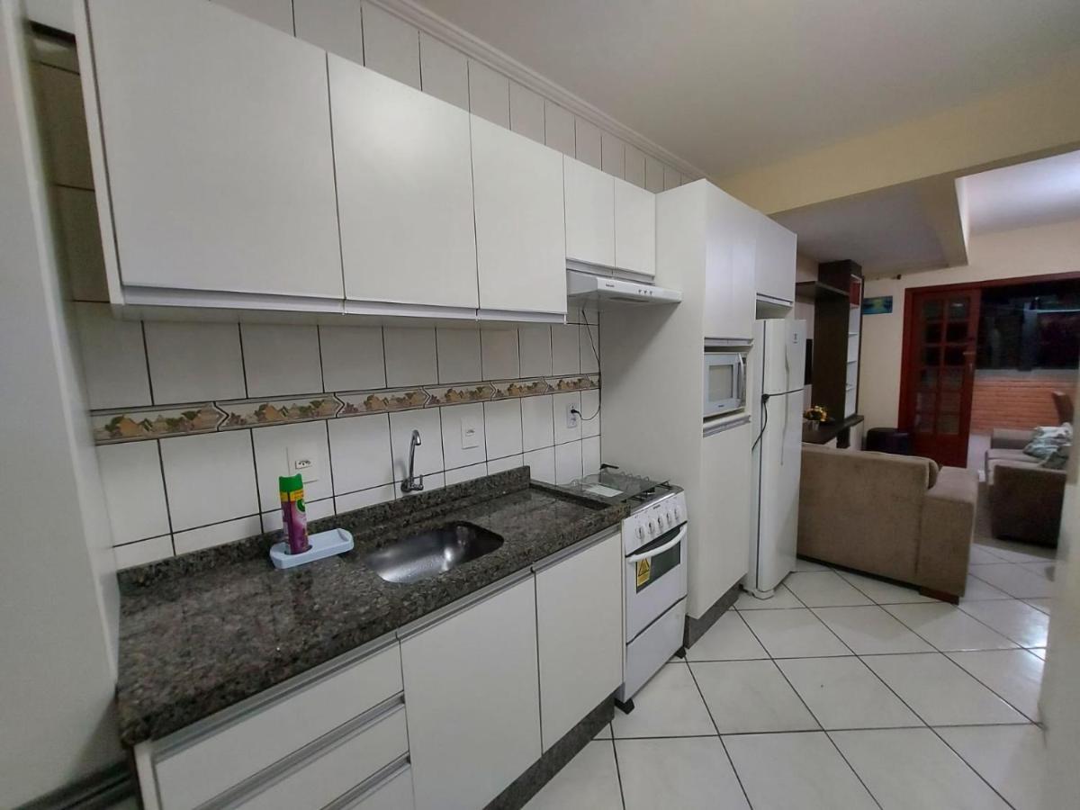 Apartamento 12 - Bombinhas - 200 Metros Da Praia Dış mekan fotoğraf