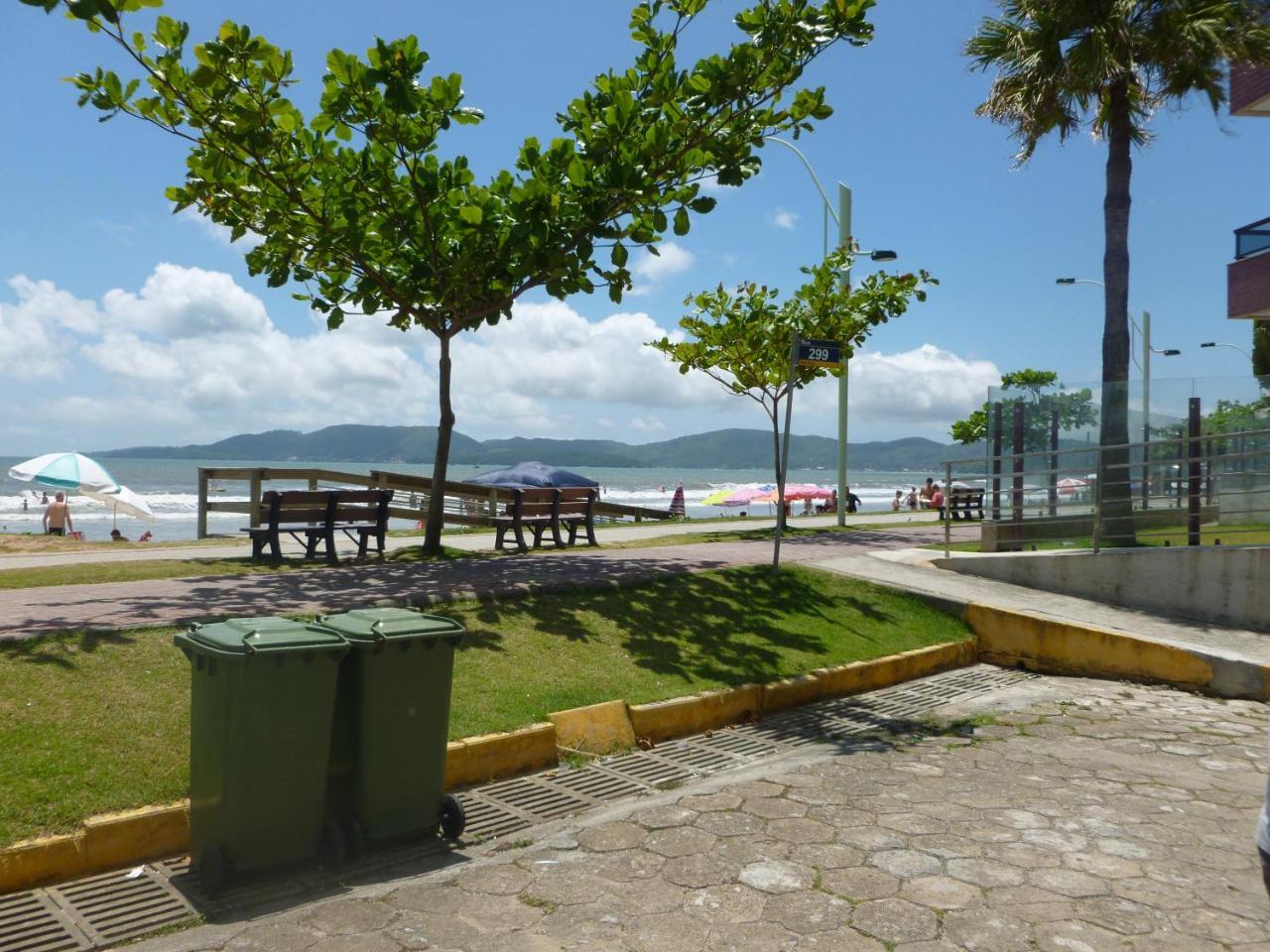 Apartamento 12 - Bombinhas - 200 Metros Da Praia Dış mekan fotoğraf